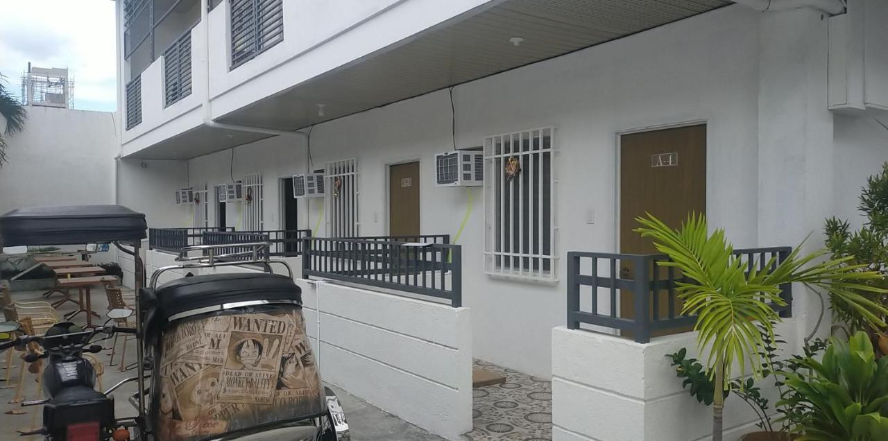 __Aplaridel Inn Suites__ Angeles Buitenkant foto