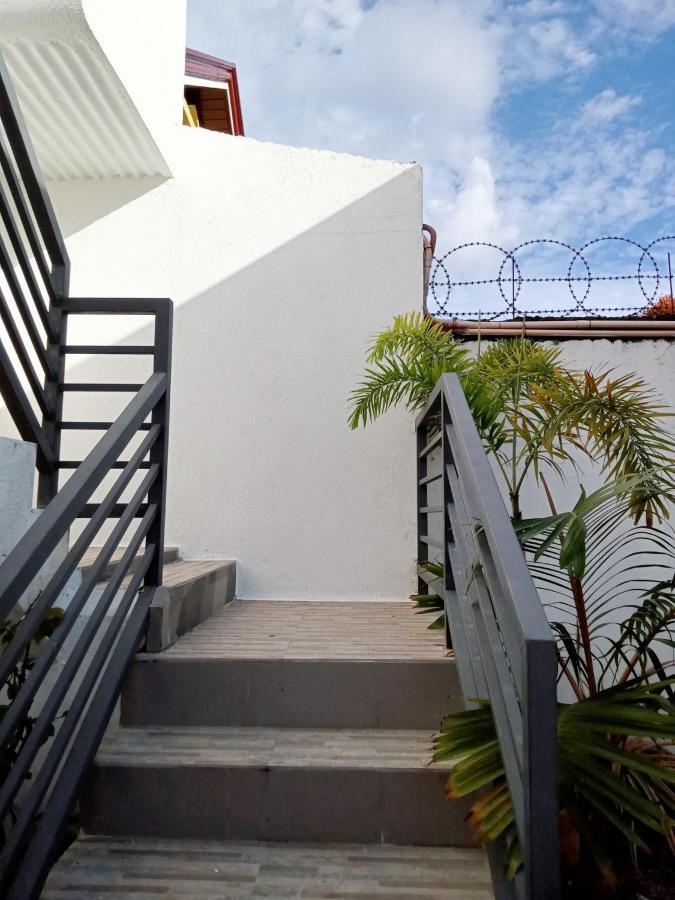 __Aplaridel Inn Suites__ Angeles Buitenkant foto