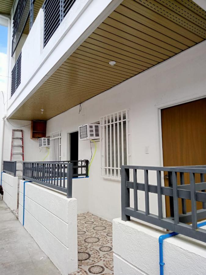 __Aplaridel Inn Suites__ Angeles Buitenkant foto