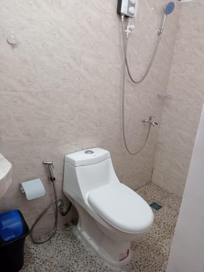 __Aplaridel Inn Suites__ Angeles Buitenkant foto