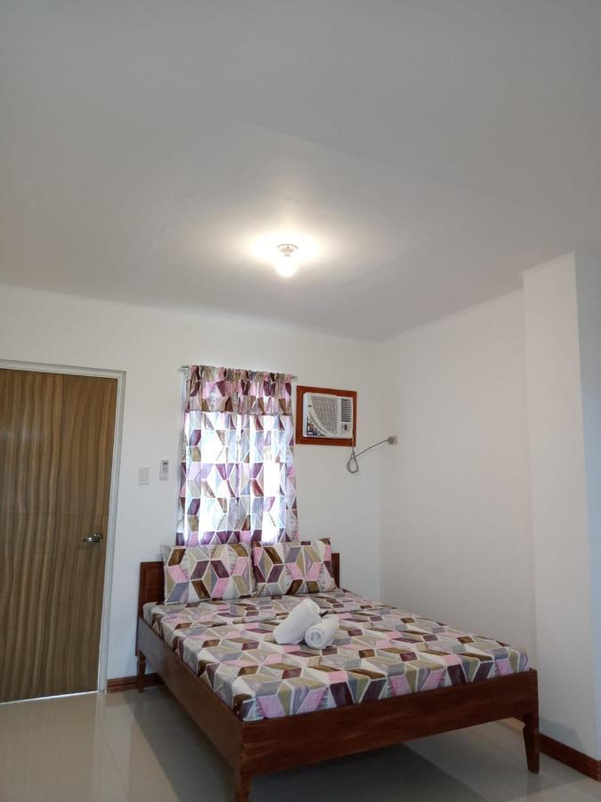 __Aplaridel Inn Suites__ Angeles Buitenkant foto