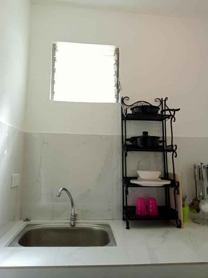 __Aplaridel Inn Suites__ Angeles Buitenkant foto