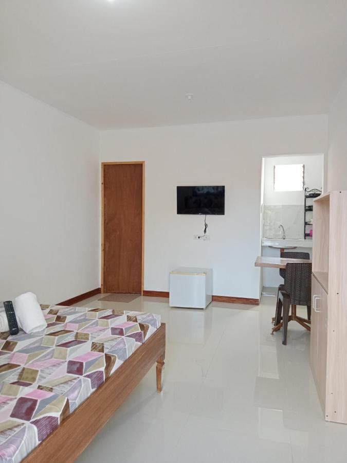 __Aplaridel Inn Suites__ Angeles Buitenkant foto